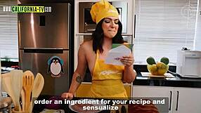 Clara Wellen Caught Opening Door Naked For Delivery Guy