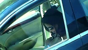 April Blossom engole pauzão do namorado fundo na buceta