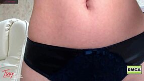 Popular webcam model mia dances before private anal fuck