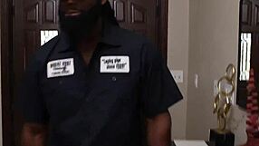 Simone Steele endures rough anal fucking from muscular bodybuilder