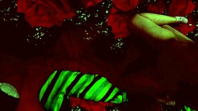 Knullet søt 18+ og sprutet over rumpeballene hennes