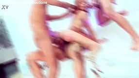 Sussy Sweet dobbelt penetrert av monsterkukker anal ødeleggelse sæd i munn