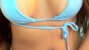 Quando o corno sai de casa eu dou a buceta para o amante