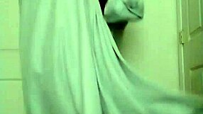 Are you feeling white, yellow, orange, and red like the sun in this slower dance to song 2?