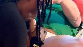 Ik kijk graag amateur ebony zuigen en neuken witte jongen in hood