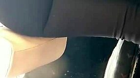 Culo grande bounces wildly in intense action