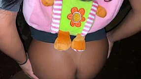 she offers her ass to end the work and gets fucked outdoors