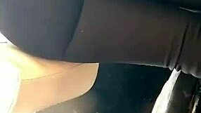 Culo grande bounces wildly in intense action