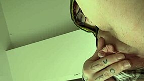 Morning Jerk Off On My Pussy