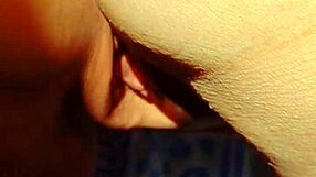 i flash my huge pussy lips and big ass as a mature aunt