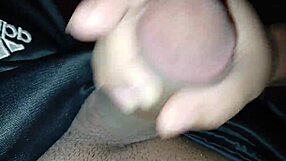 איזה כיף לראות את הזרע של החבר כשאני עושה לו קוקס