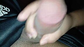 איזה כיף לראות את הזרע של החבר כשאני עושה לו קוקס