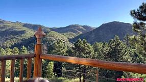 היי, הבחורה הטבעית 18+ מצצת זין לחבר ביער ומבלעת כל טיפה