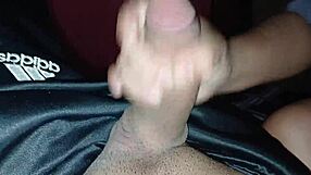 que rico se ve el semen de mi novio cuando le hago la paja