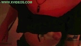 Me encanta follar a mi hermanastro su polla larga y gruesa me hace estallar de placer