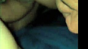 Svigermor sprøjter vildt mens jeg støder kæmpe pik i hendes milf-fisse hos kæresten