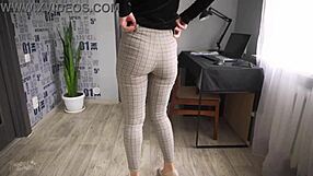Office Worker Flashes Ass In Tight Trousers!