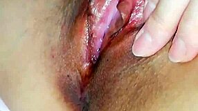 watch this japanese slut rubbing her wet clit solo, isn't it so horny?