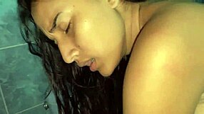 Girlfriend screams during first fuck