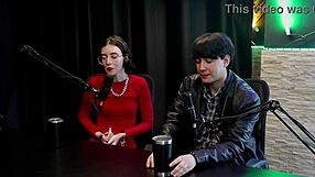 Young woman exhibits during pandemic and shares nude story