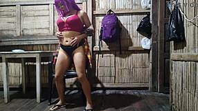 Madrastra seductora inicia su baile caliente en la espera de que su hijastro universitario llegue de clases para tener sexo porno real exclusivo