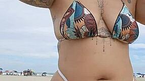 i'm flashing on the beach to attract married guys for a good fuck