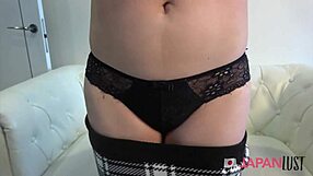 Gordita japonesa amateur cabalga polla en POV para corrida interna