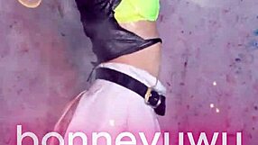 Bonneyuwu dances in white skirt in argentinian style