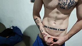 naughty electrician eats married woman's pussy after job