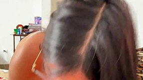 me follo a mi hermanastra con los tacones puestos