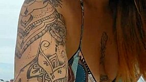 i'm flashing on the beach to attract married guys for a good fuck