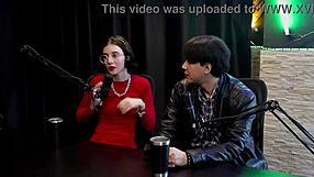 Young woman exhibits during pandemic and shares nude story