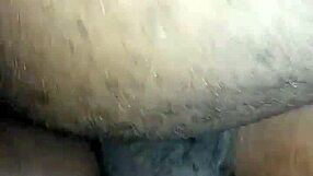 Is that pretinha taking big cock in the ass?