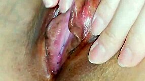 watch this japanese slut rubbing her wet clit solo, isn't it so horny?