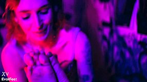 I Want to Worship Your Sexy Feet and Toes, Bia Roman & Sam Quinn in Fetish Session