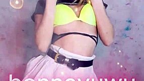 Bonneyuwu dances in white skirt in argentinian style