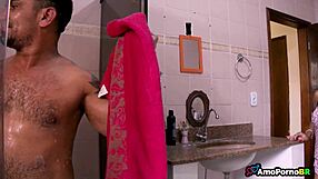 meu padrasto comia ela com eu no quarto