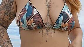 i'm flashing on the beach to attract married guys for a good fuck