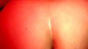  sledující mě vezme do červené místnosti na doggy anál s velkou křivkou prdelí