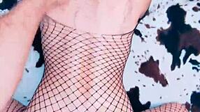 i am a beautiful mature woman who is submissive yet fiery inside