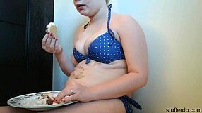 Teen Eats Cake So Messy!