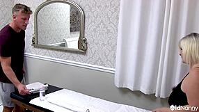 Lacey Starr daje intenziven užitek v doggystyle