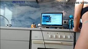 Sexy Dea Squirts on Live Webcam Stream