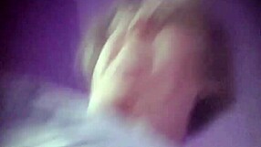 harige kut plassen in intimate moment