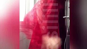 look at this petite girl dancing