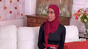 Halal Vrouw Bedriegt Met Vreemde Pik In POV