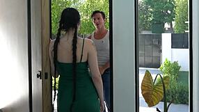 Neighbor's daughter Daydream Daisy rides Dom Cruise hard!