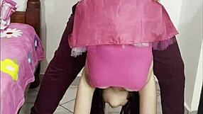 Jugando con chica inocente?