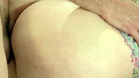 Massagem Nuru com Crystal Taylor pro Cliente Ferido