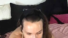 Kelly kendricks performs in a streamate private show